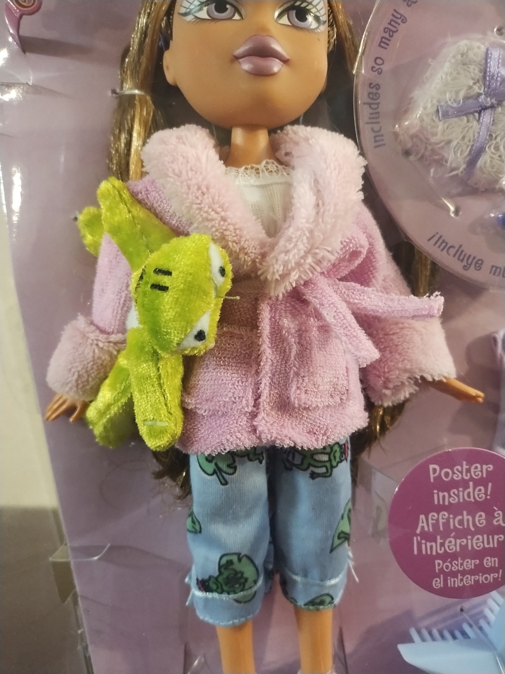 Bratz Slumber Party Doll Jasmin with Pink Robe and Accessories - Picture 7 of 8